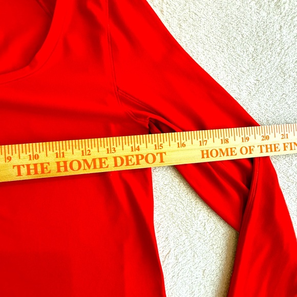 Athleta Crop Top Red Size M Bodycon Scoop Neck Long Sleeve - Picture 11 of 11
